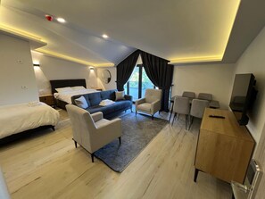 Family Quadruple Room | Soundproofing, free WiFi - Jest Otel (Kemer)