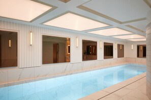 Una piscina techada
