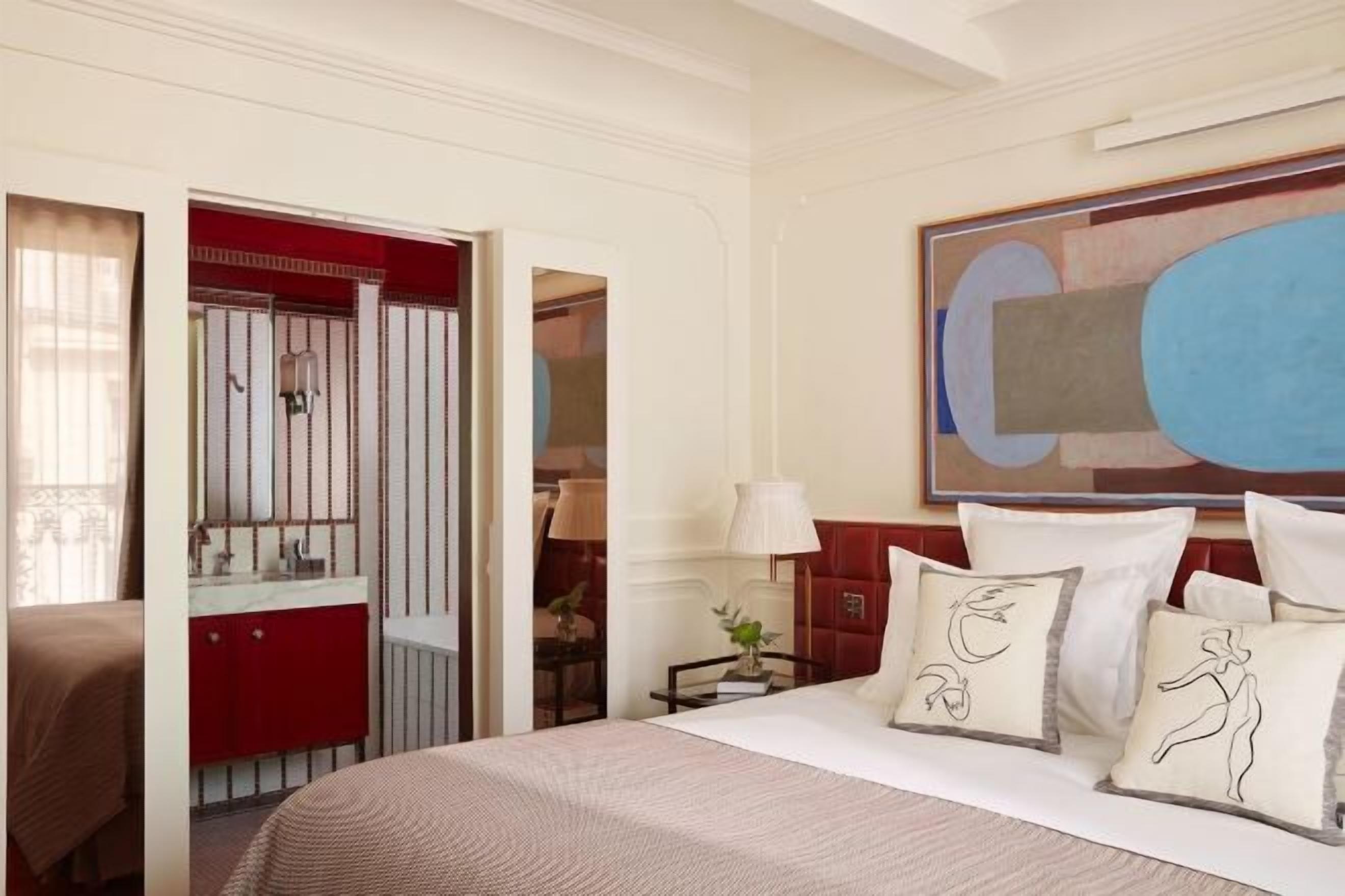 Premium bedding, pillow-top beds, minibar, in-room safe