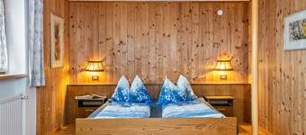 Holiday Apartment 'Stöcklhuberhof' with Mountain View, Shared Garden, Terrace & Wi-Fi