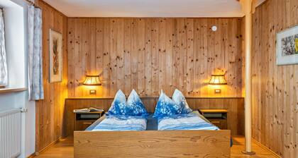 Appartement de vacances 'Stöcklhuberhof' avec vue sur les montagnes terrasse et Wi-Fi