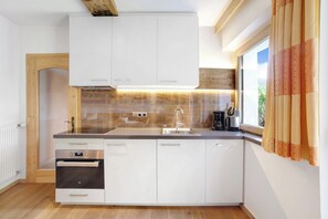 Réfrigérateur, four, plaque de cuisson, lave-vaisselle