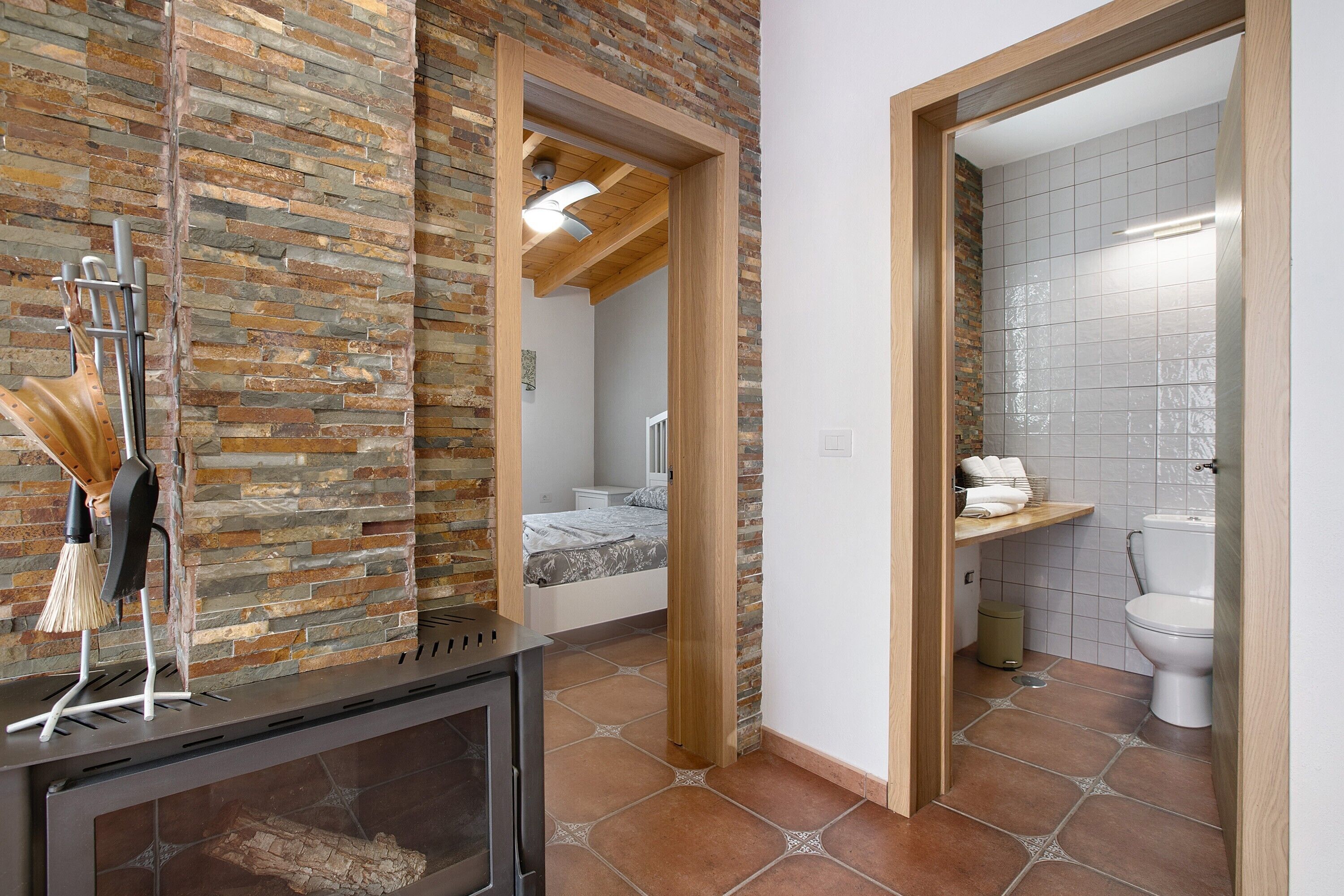 3 bedrooms, iron/ironing board, free WiFi, bed sheets