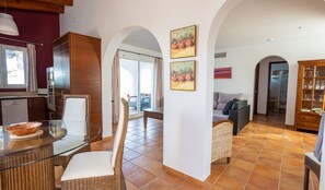 TV - Villa "Finesse Tipo 2" with Private Pool, 2 Private Terraces & Wi-Fi (Son Bou)
