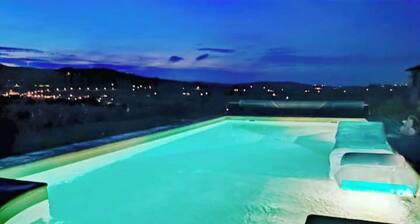 In the heart of the Beaujolais vineyards residence Chénas