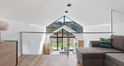 Vacation Home "Enora" with Mountain View, Private Pool & Wi-Fi