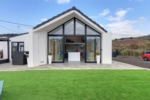 Exterior detail - Holiday Home "Enora" with Mountain Views, Private Pool and Wi-Fi (Las Palmas de Gran Canaria)
