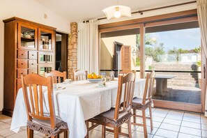 Dining - Villa 'Rita' with Sea View, Pool, Garden, Terrace & Wi-Fi (Racale)