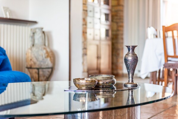 Interior - Villa 'Rita' with Sea View, Pool, Garden, Terrace & Wi-Fi (Racale)