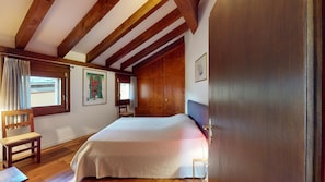 3 bedrooms, WiFi, bed sheets