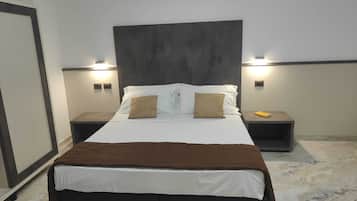 Camera Comfort con letto matrimoniale o 2 letti singoli | Biancheria in cotone egiziano, biancheria da letto di alta qualità