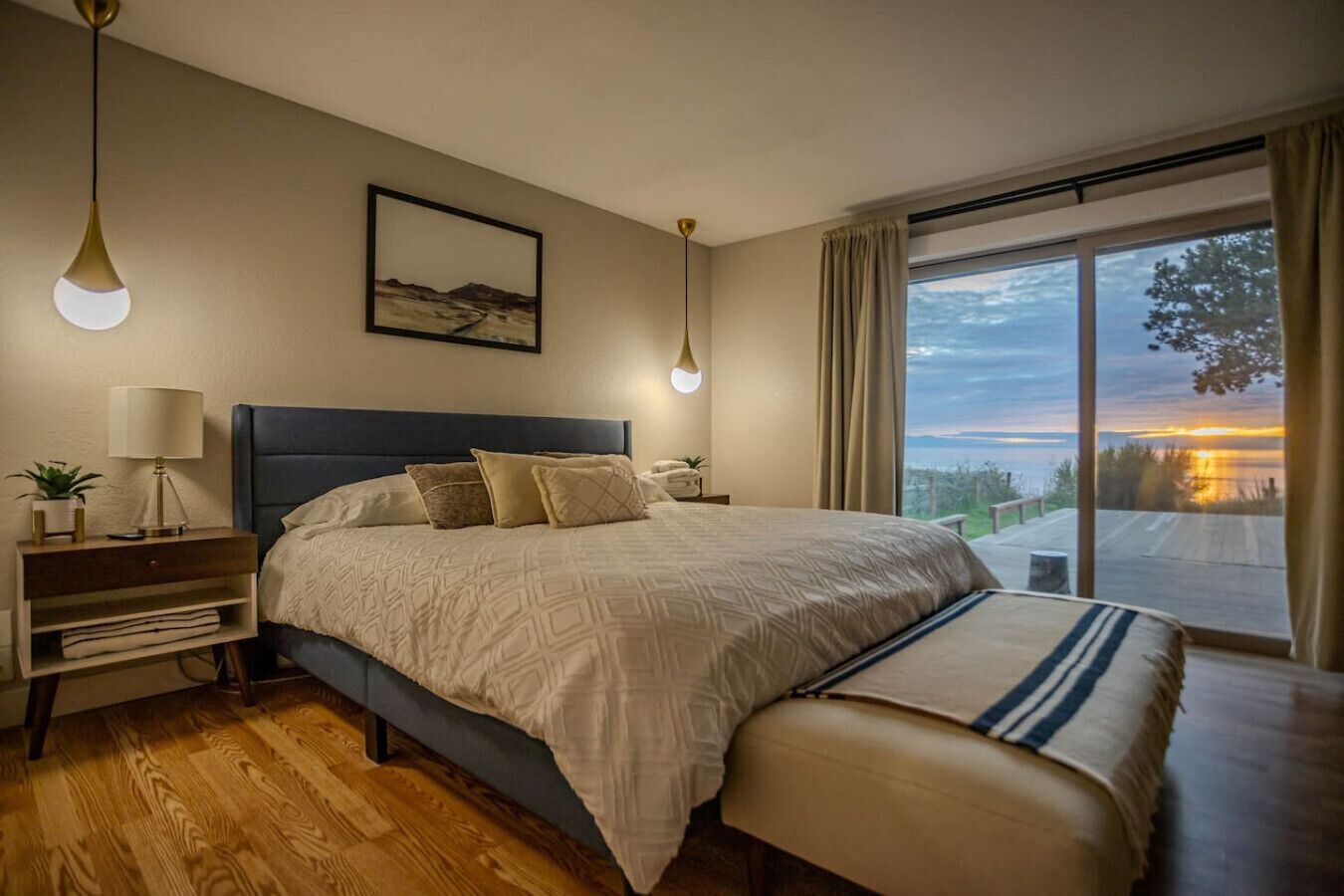 4 Schlafzimmer, Schreibtisch, Bügeleisen/Bügelbrett, Reisekinderbett