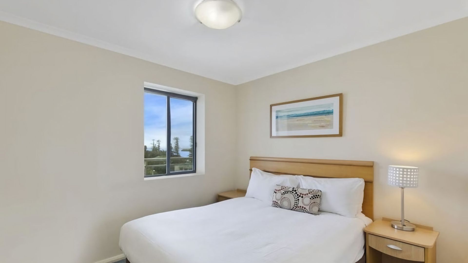 2 slaapkamers, een strijkplank/strijkijzer, beddengoed