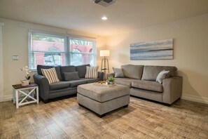 Télévision, table de tennis de table