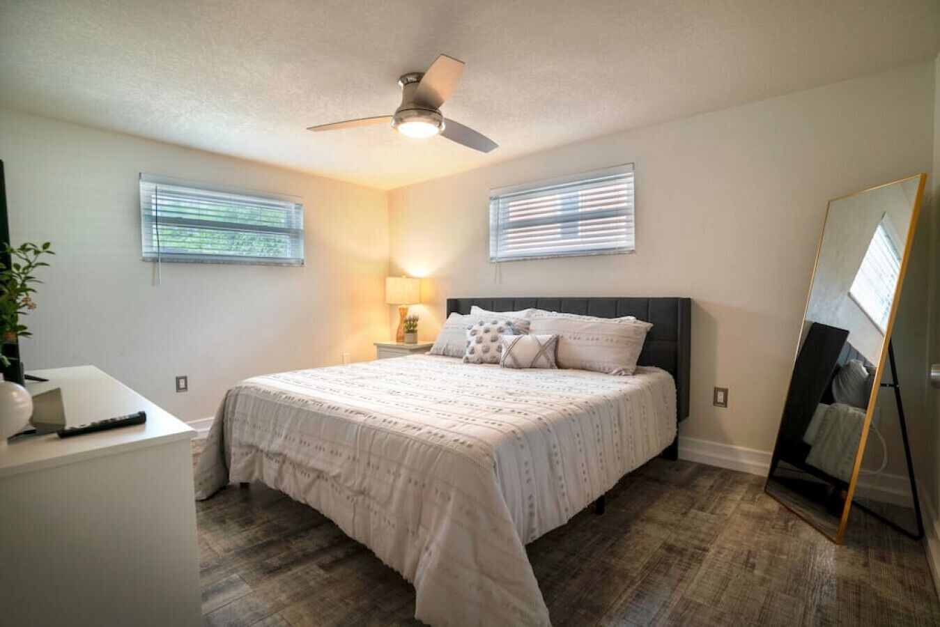 Tropical Oasis *Heated Pool* Whole Home