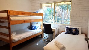 3 bedrooms, iron/ironing board, Internet, bed sheets