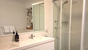 Bathtub