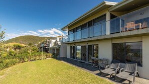 Outdoor dining - @ Blueys - great for couples! (Blueys Beach)