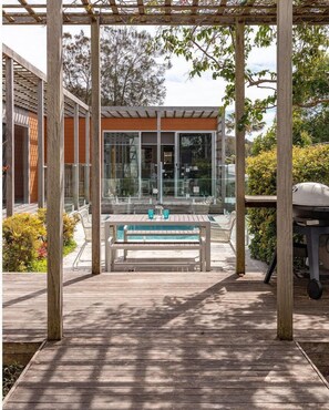 Outdoor dining - Boof's at Blueys Beach (Blueys Beach)