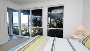 4 bedrooms, iron/ironing board, Internet, bed sheets