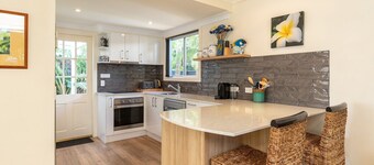 Pacific Palms @ Elizabeth Beach