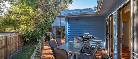 تناول الطعام بالخارج