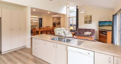 Sundowner @ Boomerang Beach