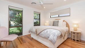 3 bedrooms, iron/ironing board, Internet, bed sheets