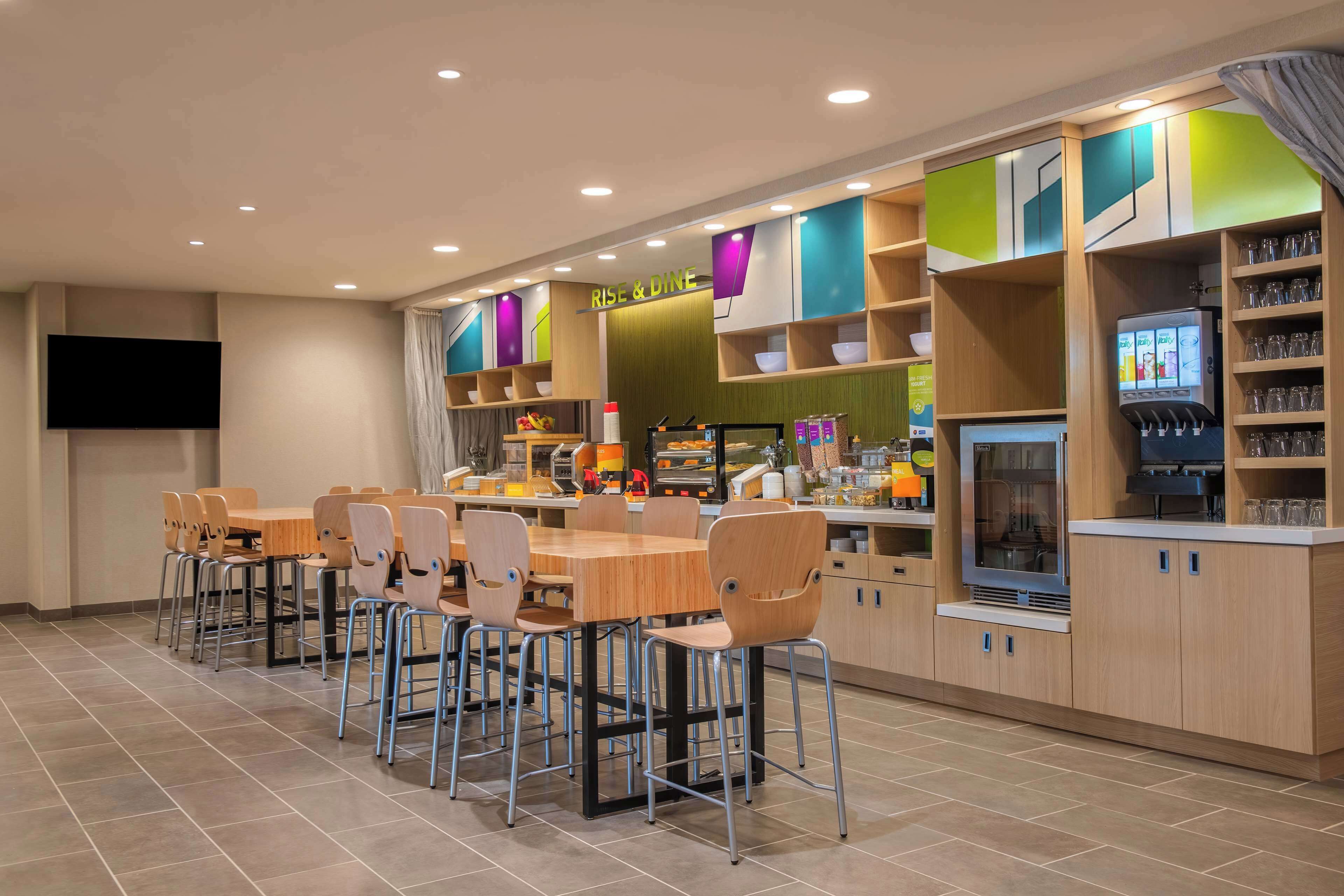 含每日吃到飽早餐