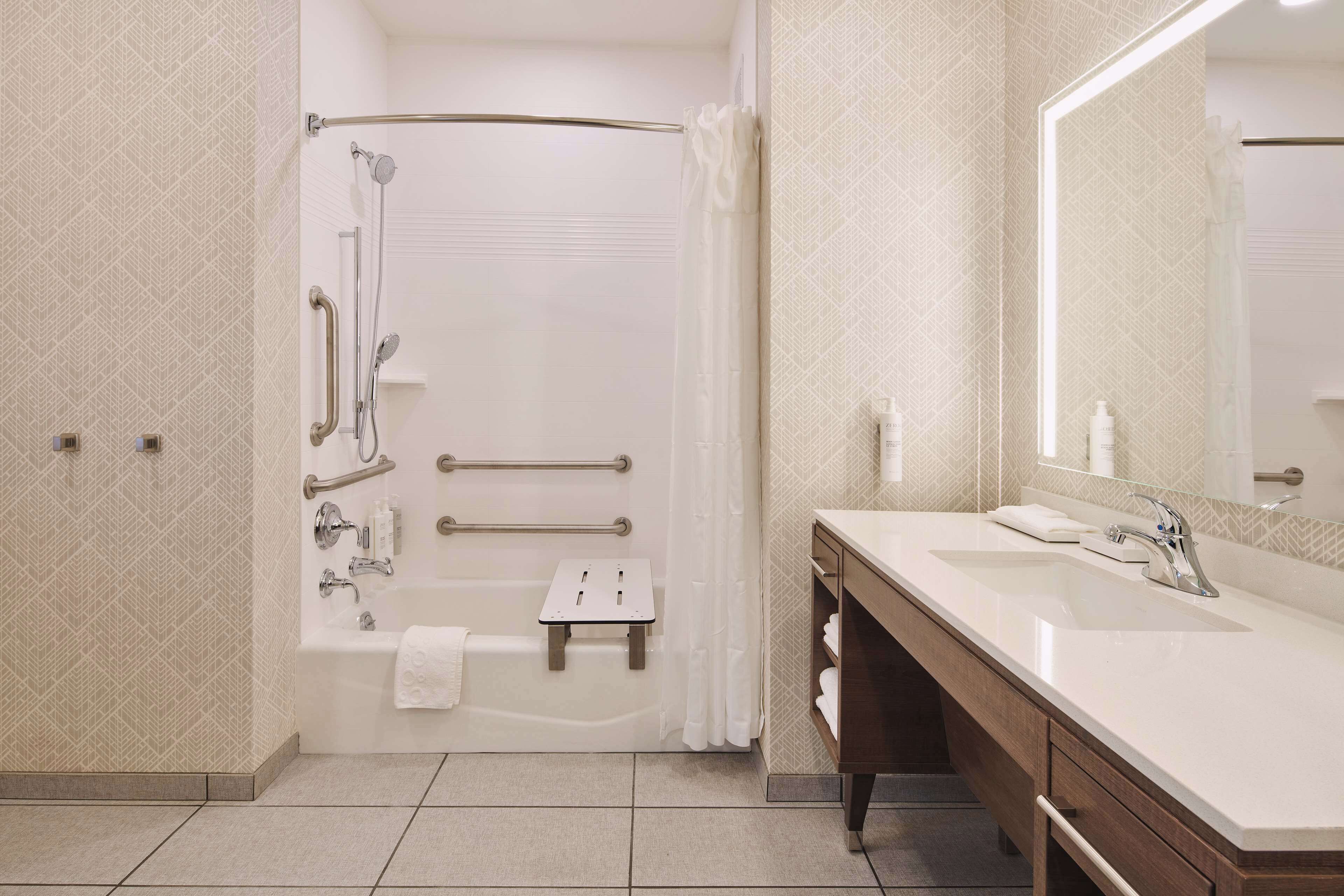 Photo - Home2 Suites By Hilton Sacramento At Csus