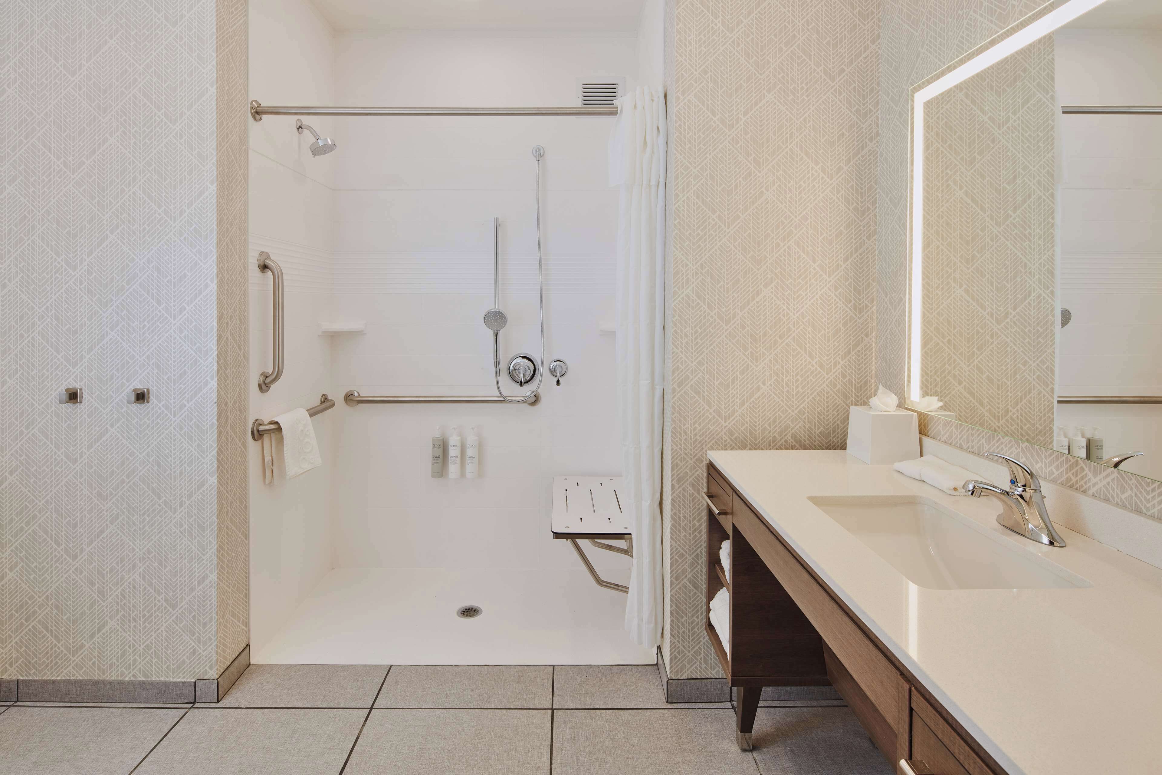 Photo - Home2 Suites By Hilton Sacramento At Csus