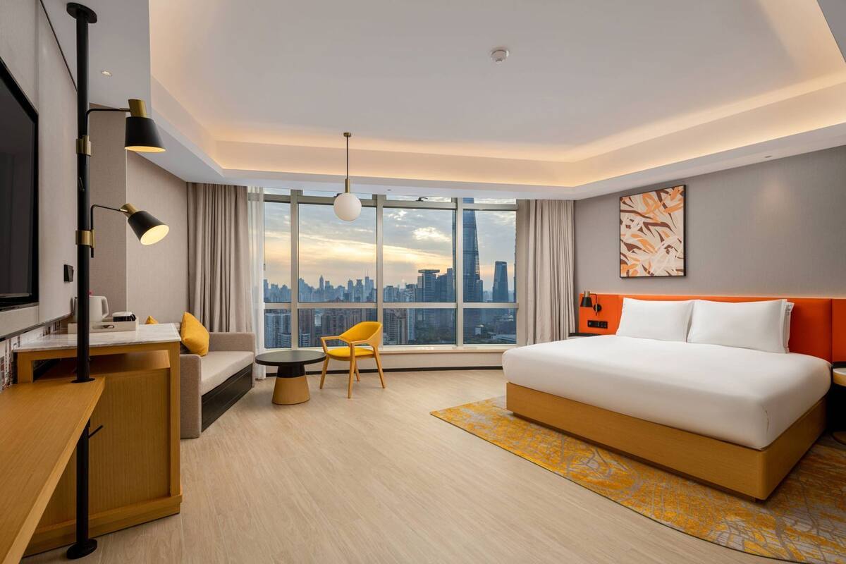 Down comforters, minibar, in-room safe, desk