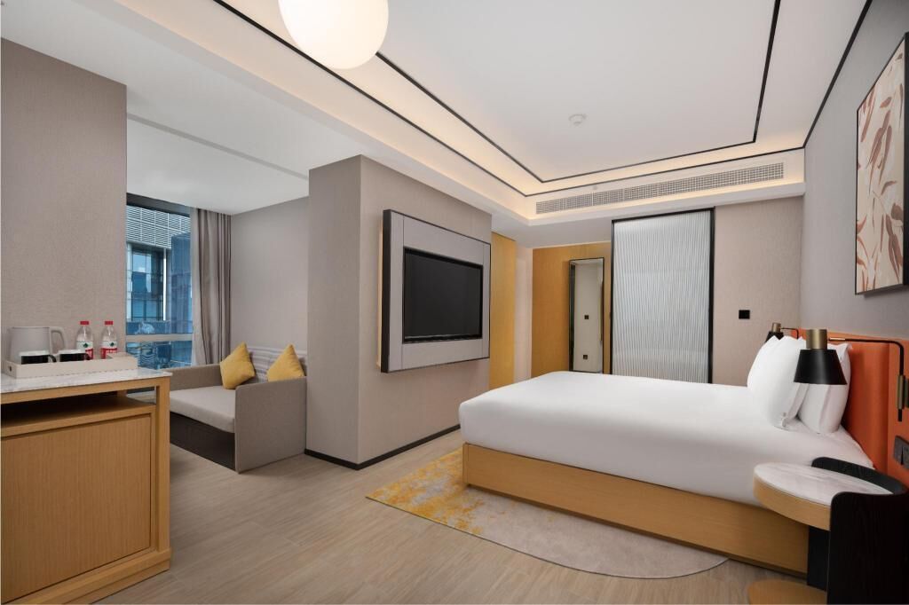 Down comforters, minibar, in-room safe, desk