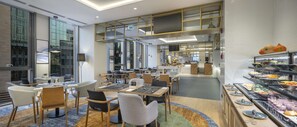 Frukostbuffé varje dag (GEL 55 per person)