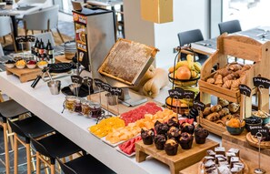Restaurant - Hilton Garden Inn Tbilisi Riverview (Tbilisi)