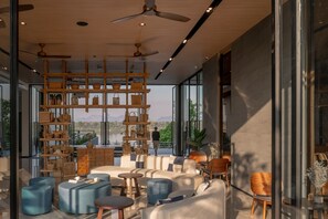 Coin salon dans le hall