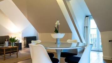 Studio Suite | Individually decorated, individually furnished, free WiFi
