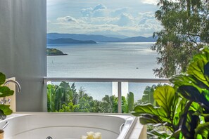 Interior - Blue Water Views 17 (Hamilton Island)
