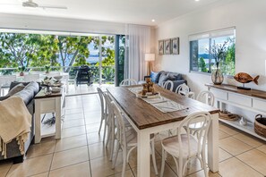 Interior - Blue Water Views 17 (Hamilton Island)