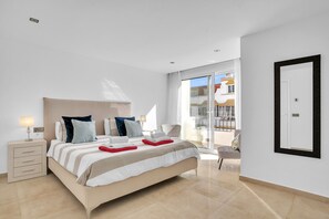 6 chambres, fer et planche à repasser, Wi-Fi gratuit, draps fournis