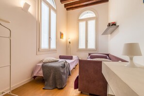 3 bedrooms, iron/ironing board, WiFi - Gallery House @Venice (Venezia)