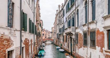 Gallery House @Venice