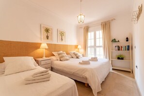 2 quartos, ferros/tábuas de passar roupa, Wi-Fi, roupa de cama