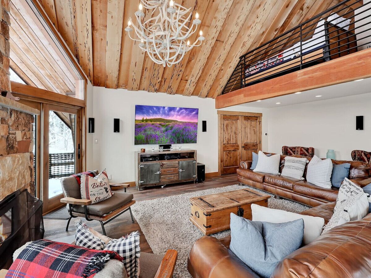 TV, fireplace, foosball, table tennis