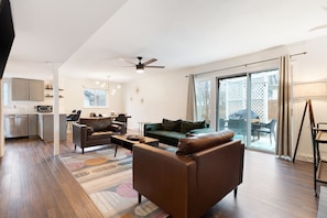 Smart TV y chimenea