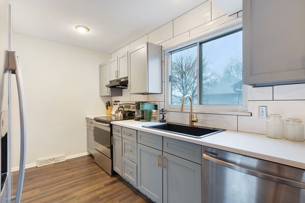 Fridge, microwave, oven, stovetop