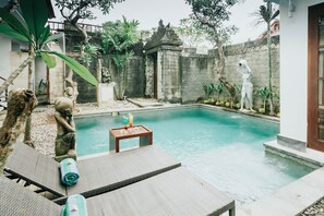 Udendørs pool