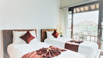 Deluxe Twin Room | Desk, free WiFi, bed sheets
