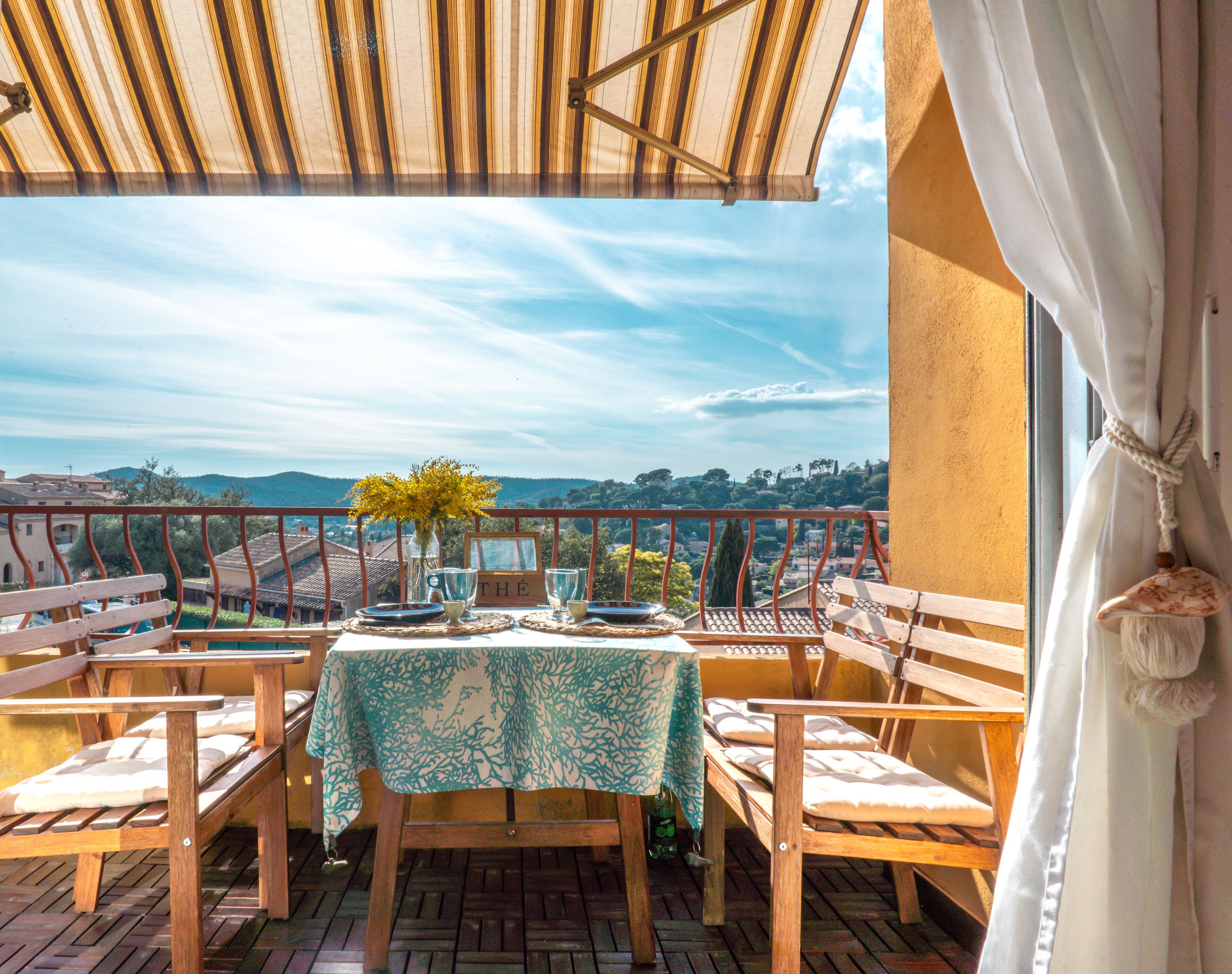 Charming and cosy appartement with great view on the hills of Bormes les Mimosas