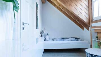 3 slaapkamers, een bureau, een strijkplank/strijkijzer, wifi